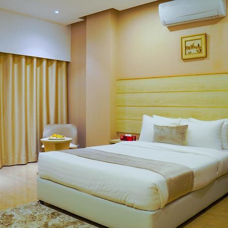Grand Vistana Hotel Dhaka Exterior photo