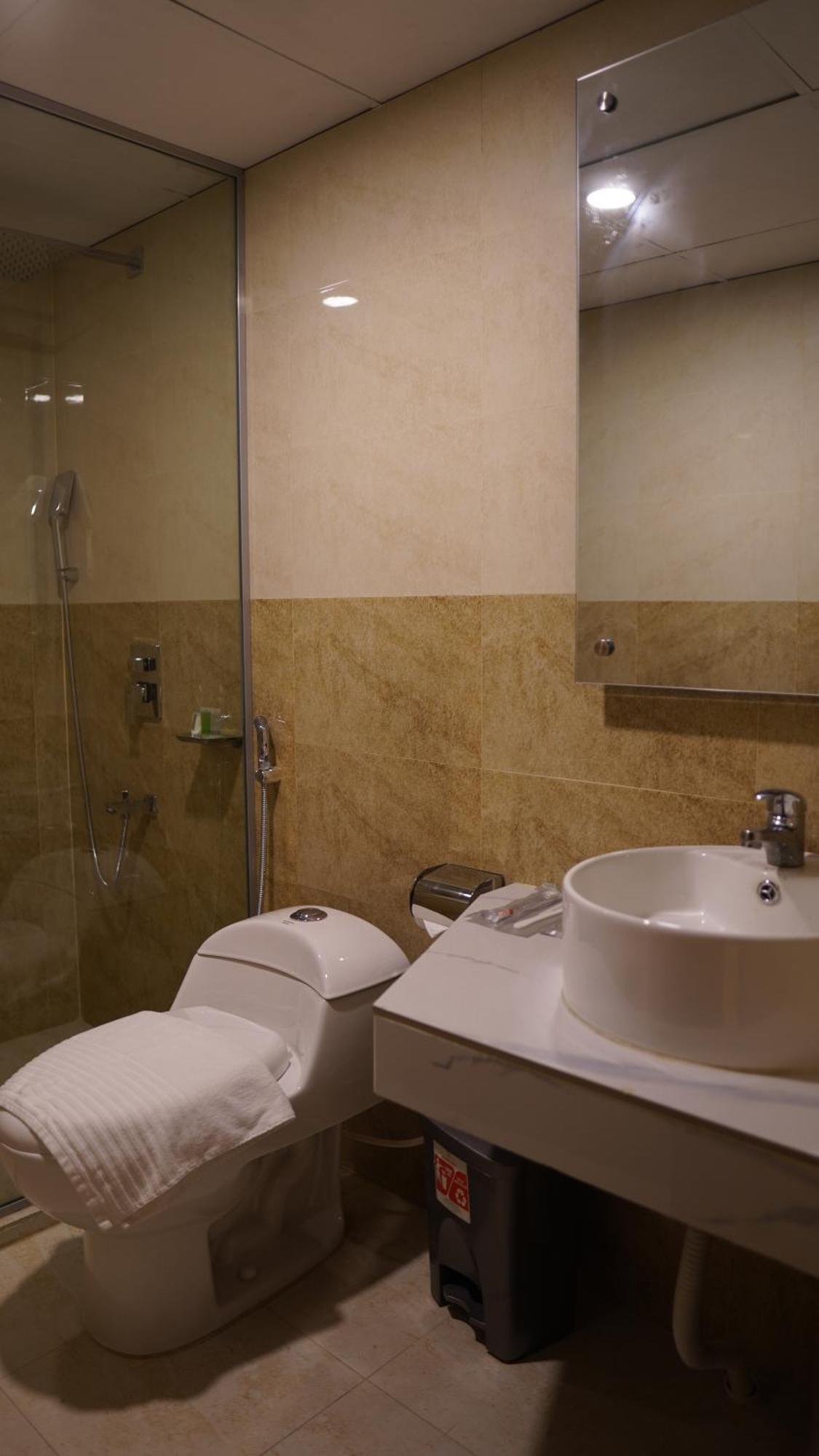 Grand Vistana Hotel Dhaka Exterior photo