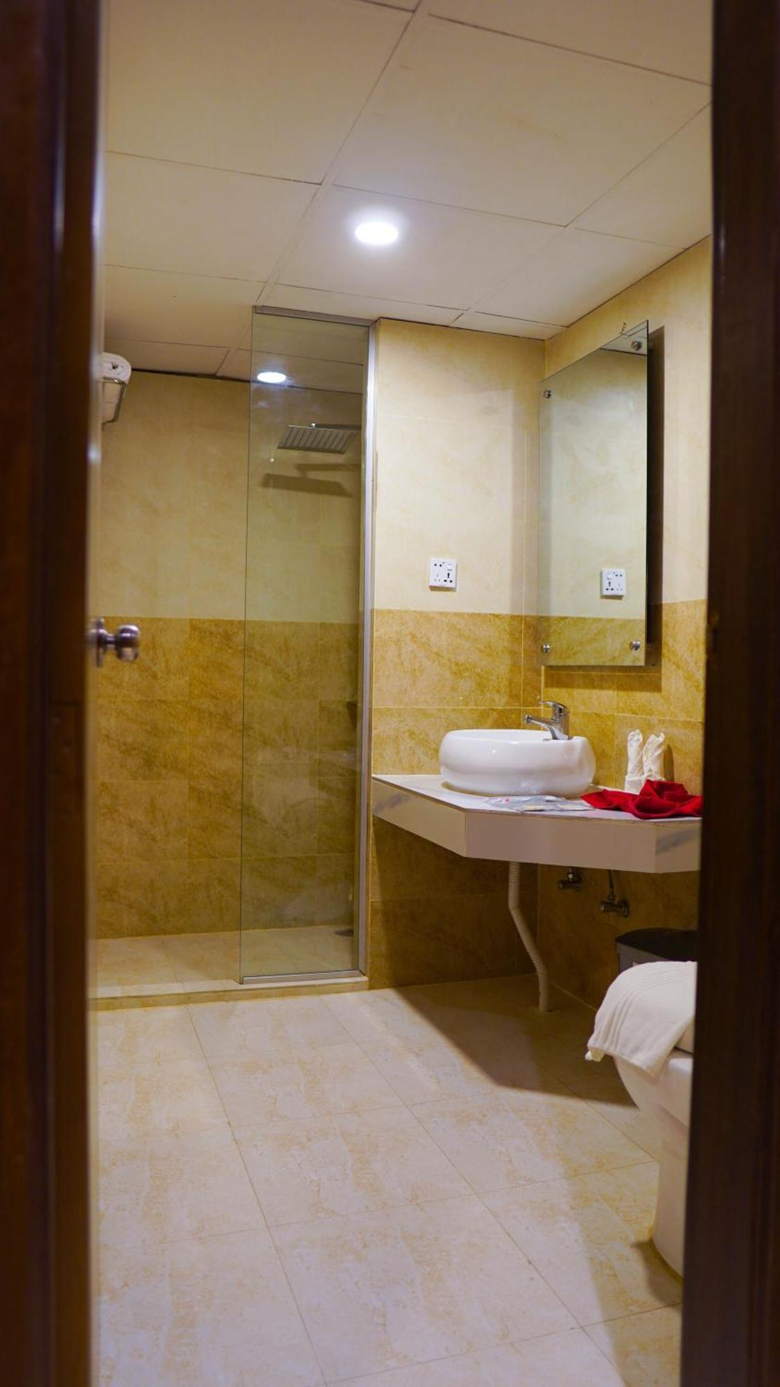 Grand Vistana Hotel Dhaka Exterior photo