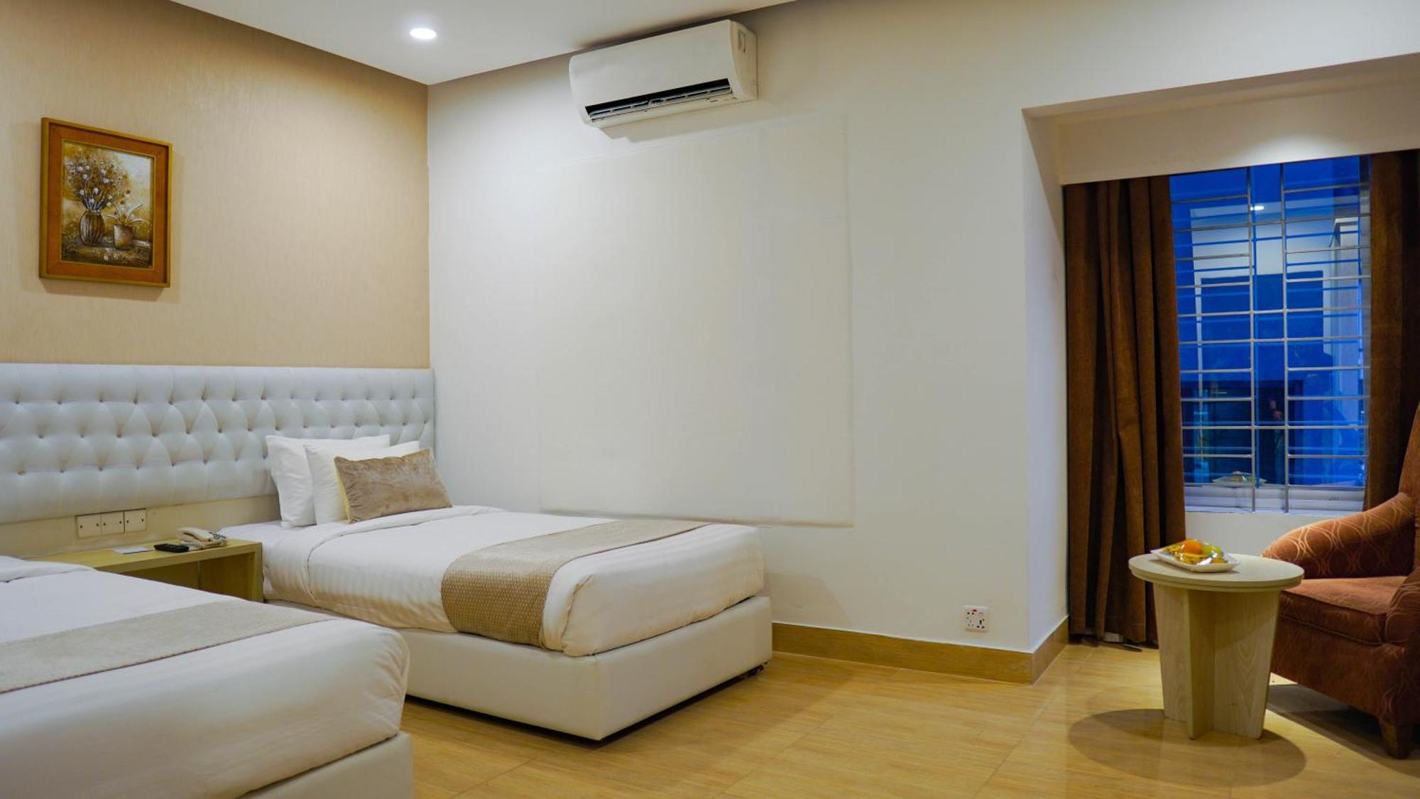 Grand Vistana Hotel Dhaka Exterior photo